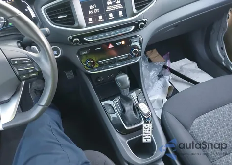 2018 Hyundai Ioniq Hybrid Sel from USA, damaged, VIN KMHC75LC6JU066358